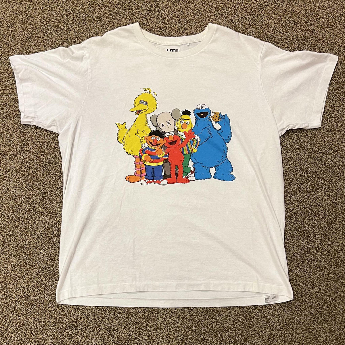 Kaws x Uniqlo x Sesame Street Crewneck Tee – Deadstock OC